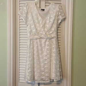 Lily Rose Lace Dress - Size XL
